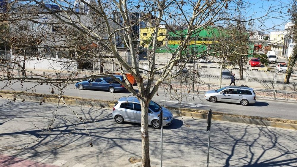 Fotolajm/ Si po kryhen tani varrimet n&euml; Tiran&euml;