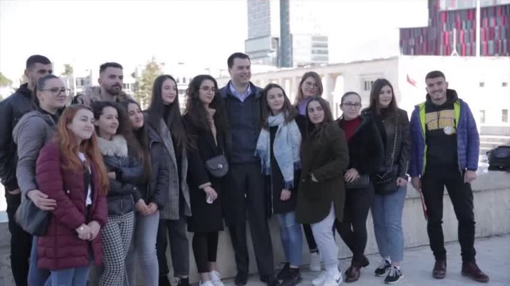Basha te &lsquo;Politekniku&rsquo;/ U shpjegon student&euml;ve programin e PD