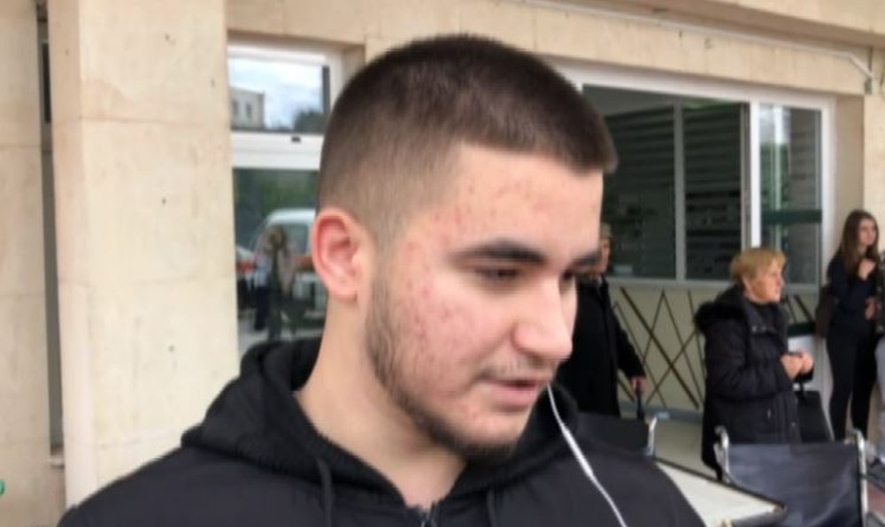 Helmimi n&euml; Fier/ Deklarata shokuese e nx&euml;n&euml;sit: Na than&euml;