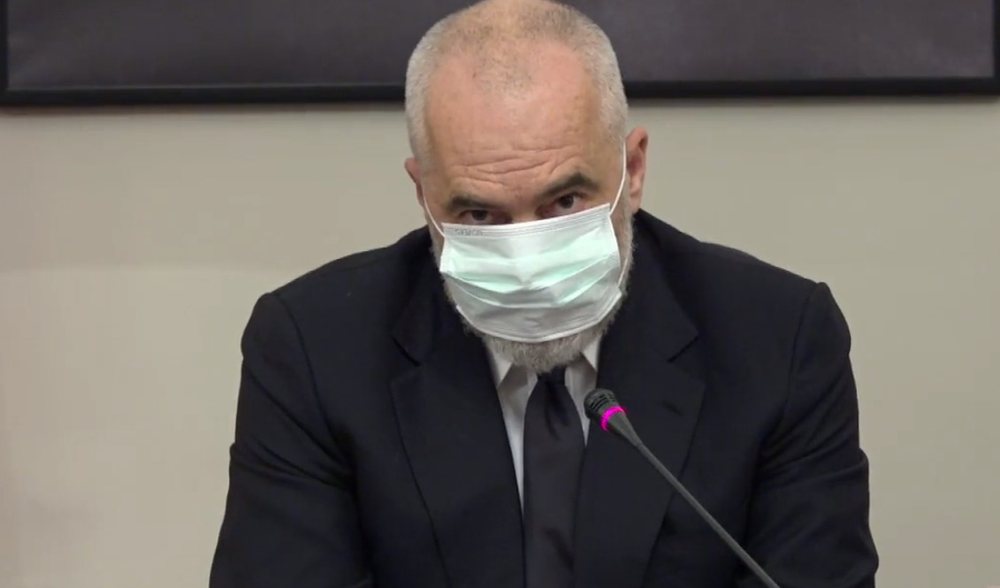 Shqip&euml;ria i k&euml;rkon NATO-s 500 shtret&euml;r e 800 ventilator&euml;