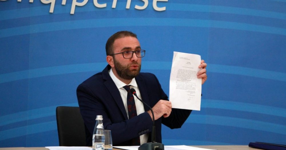 PD i k&euml;rkon KLSH-s&euml; hetimin e 17 tenderave sekret&euml;