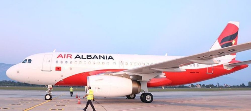 Riatdhesimet, fluturime n&euml; fundjav&euml; nga k&euml;to dy aeroporte