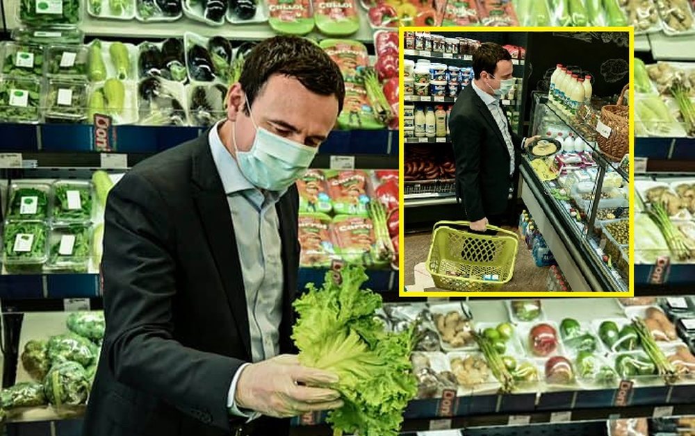 FOTO/ Albin Kurti del t&euml; b&euml;j&euml; vet&euml; pazarin me mask&euml; dhe