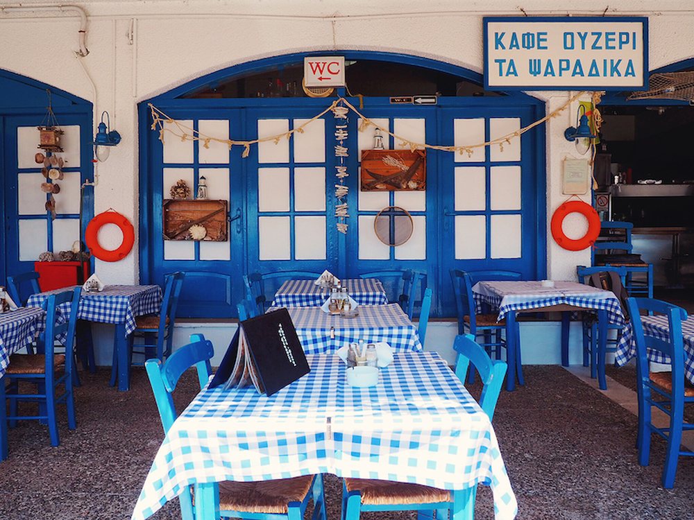 Greqia hap baret dhe restorantet