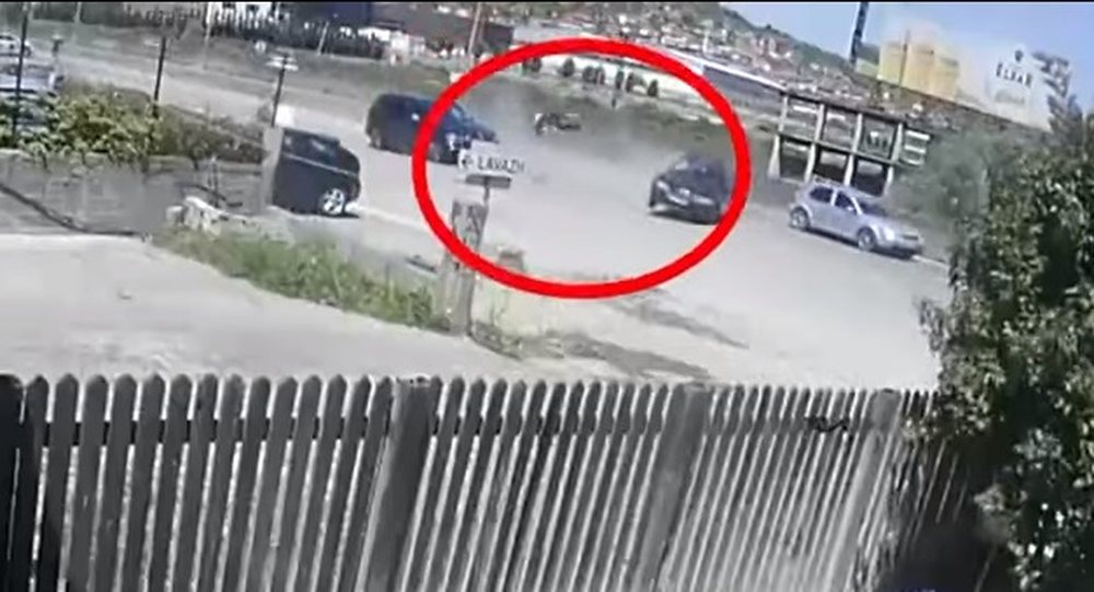 Del VIDEO/ Aksidenti i friksh&euml;m n&euml; Vor&euml; ku 20-vje&ccedil;ari