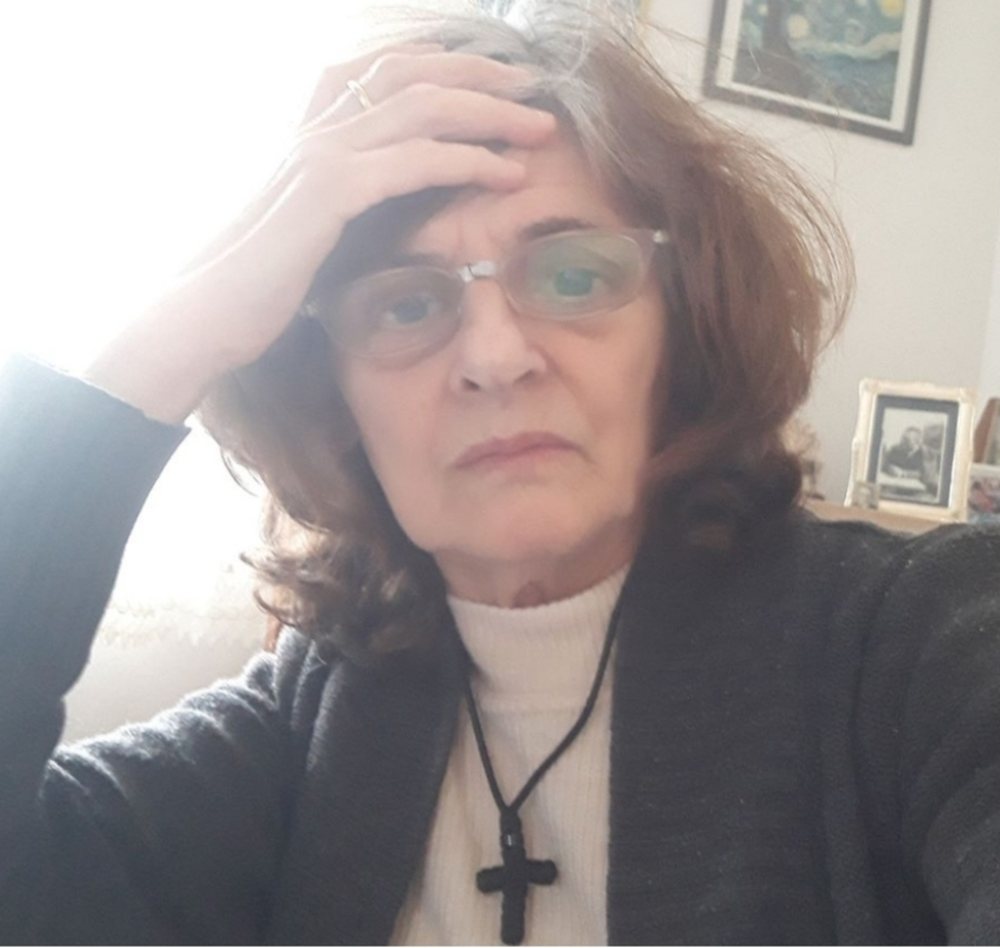 Ofendoi aktor&euml;t nga parlamenti/Masakrohet me komente Spiropali (video)