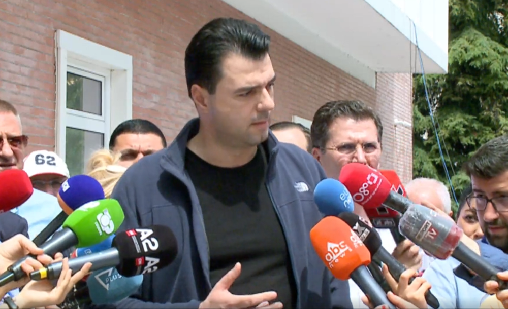 Basha zbulon &ccedil;far&euml; i k&euml;rkoi ambasador&euml;ve gjat&euml;