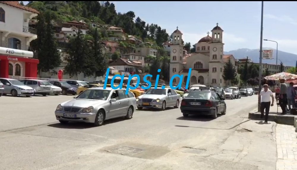 VIDEO/ Shikoni si u dynd Berati n&euml; rrug&euml; pas heqjes s&euml; kufizimeve