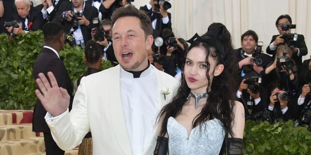 Grimes shp&euml;rthen ndaj rrjeteve sociale dhe Elon Musk