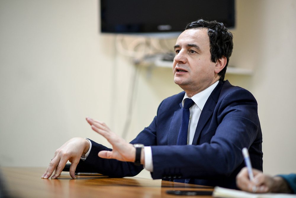 Albin Kurti u ul traun mallrave nga Serbia, fillon reciprociteti