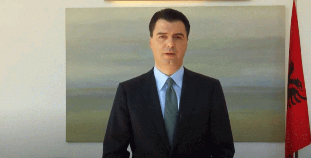 Basha uron partit&euml; shqiptare n&euml; Maqedonin&euml; e Veriut