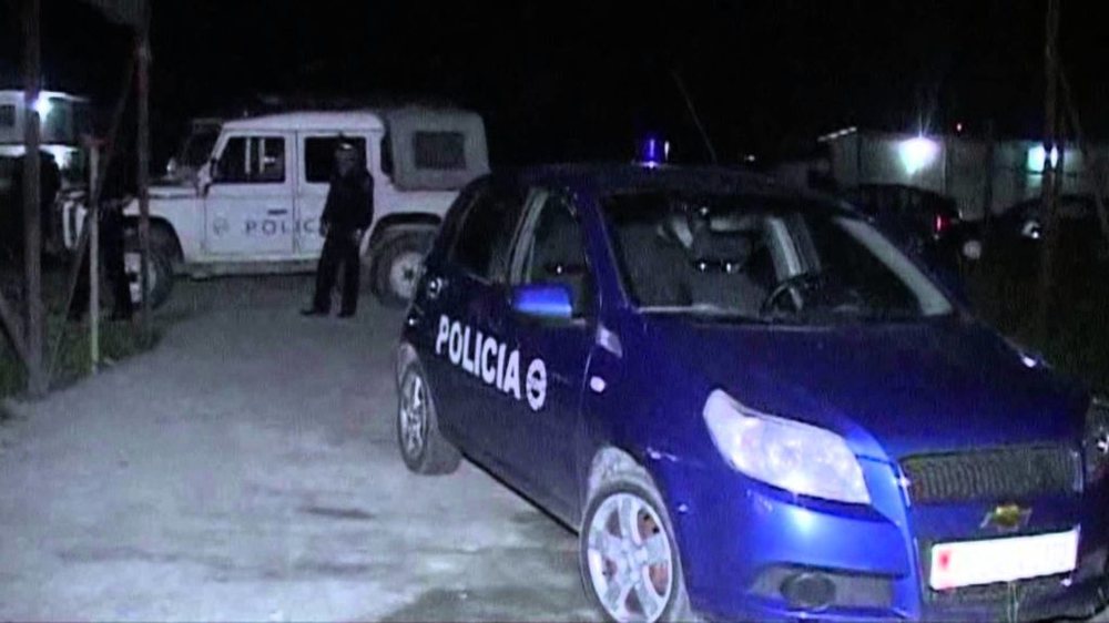 Policia dhe FNSH n&euml; Kruj&euml;, kontrolle p&euml;r persona n&euml;