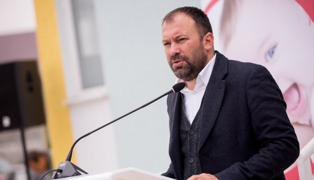 Justifikimi i paturpsh&euml;m i Maznikut p&euml;r Teatrin: E prish&euml;m shpejt