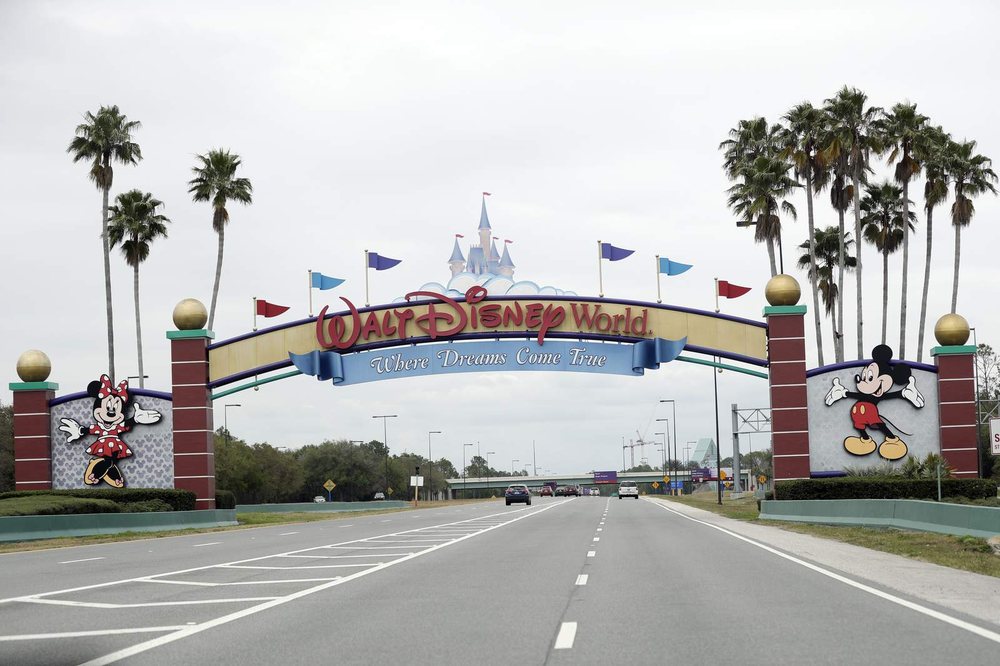 Fansat kund&euml;r Disney: Hiqni k&euml;ng&euml;t raciste
