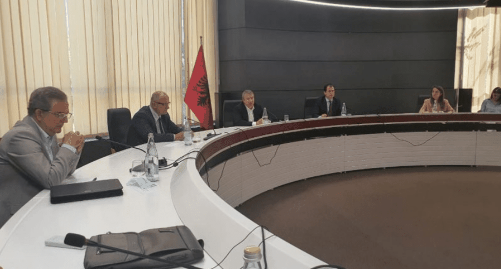Reforma zgjedhore, si u zgjidh &ccedil;&euml;shtje e treshes s&euml;