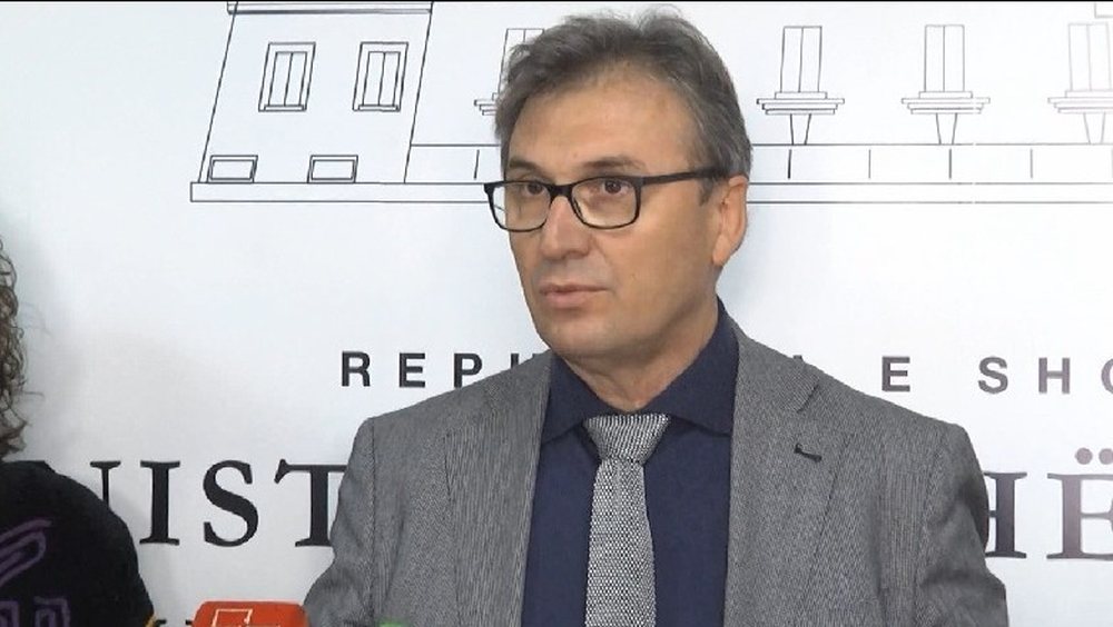 Kreu i Urgjenc&euml;s: T&euml; gjith&euml; me maska brenda ambienteve,