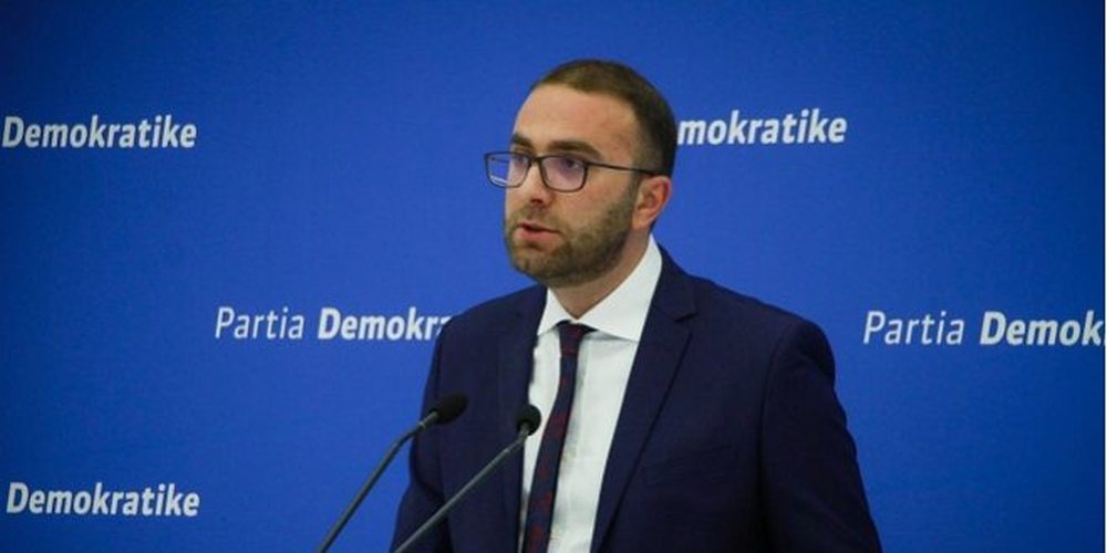 PD: Skenar mafioz i qeveris&euml; p&euml;r t&euml; liruar nga burgu Agim