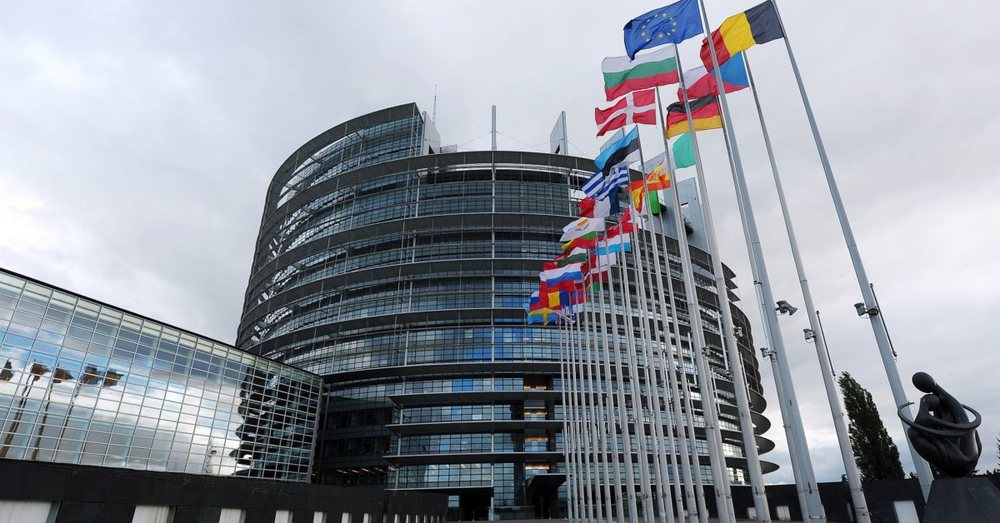 Skandal n&euml; Parlamentin Europian/ Vidhen zyrat e 50 eurodeputet&euml;ve, por