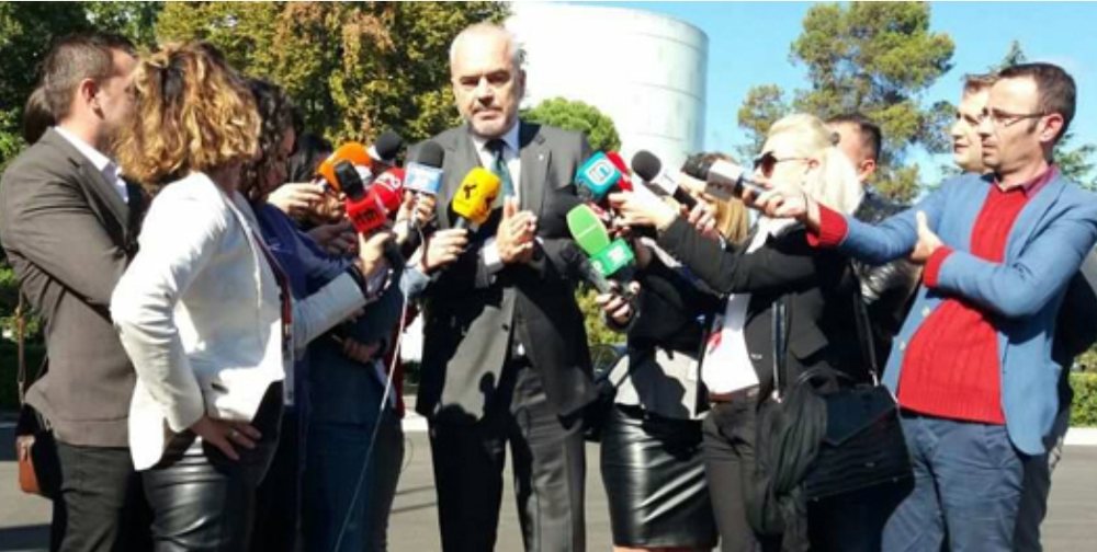 Rama: "Jan&euml; kriminela". Si i p&euml;rndoqi shteti gazetar&euml;t
