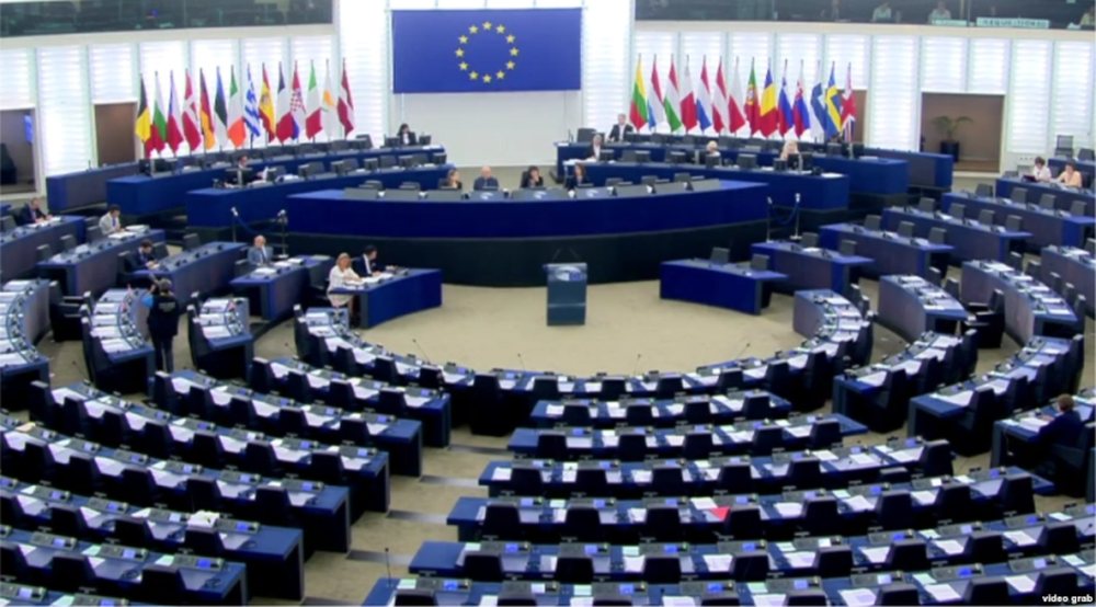 Zgjerimi i BE/ Parlamenti Europian kusht Beogradit sanksionet ndaj Rusis&euml;