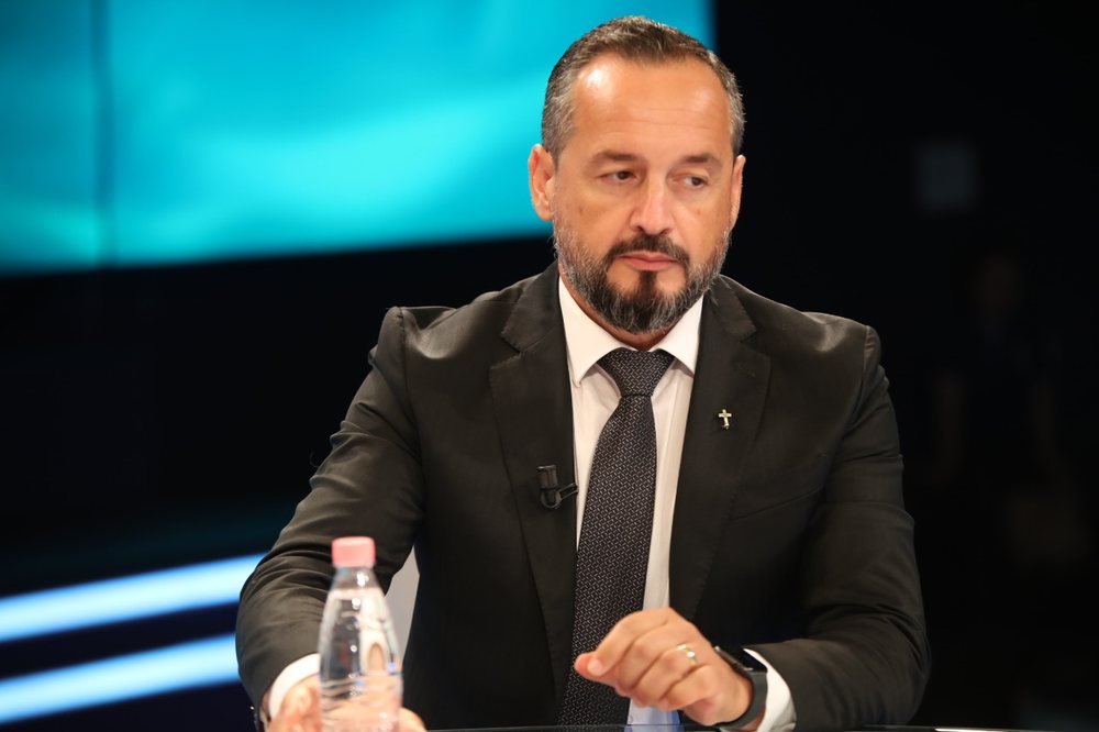 Ngjarja n&euml; Kombinat/ Pastori Akil Pano: N&euml; Shqip&euml;ri ka grupe