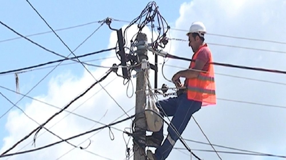 Defekti n&euml; rrjet, disa zona t&euml; Tiran&euml;s pa energji elektrike