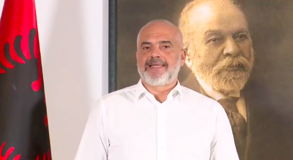 Edi Rama duke folur serbisht, b&euml;n fushat&euml; kund&euml;r partive