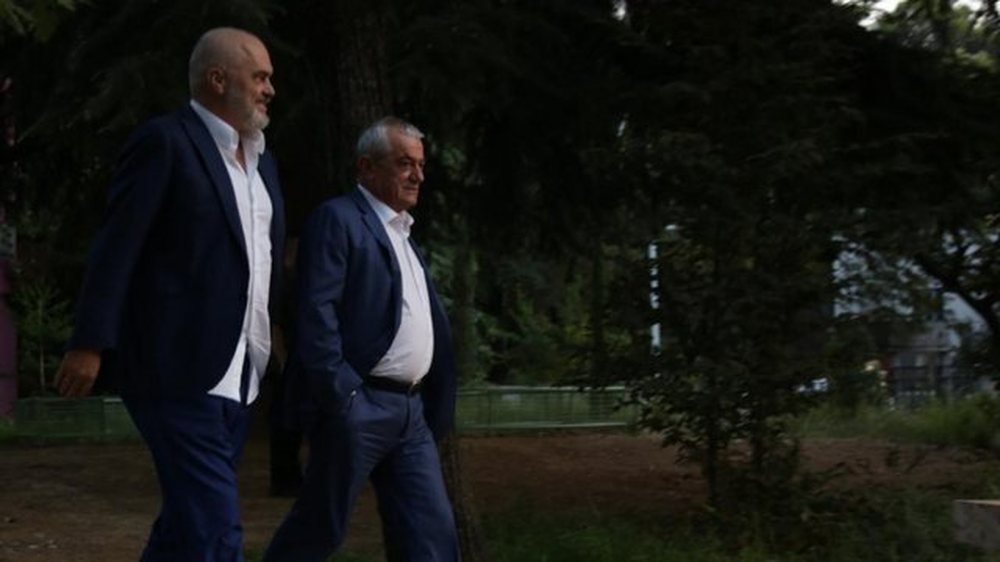 Shpjegimi/ Pse Rama po b&euml;n t&euml; pak&euml;naqurin me drejtor&euml;t e