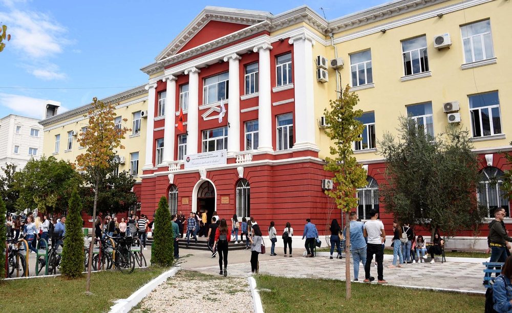 Ngrihet shqet&euml;simi n&euml; universitete: Vet&euml;m 3 student&euml; n&euml;