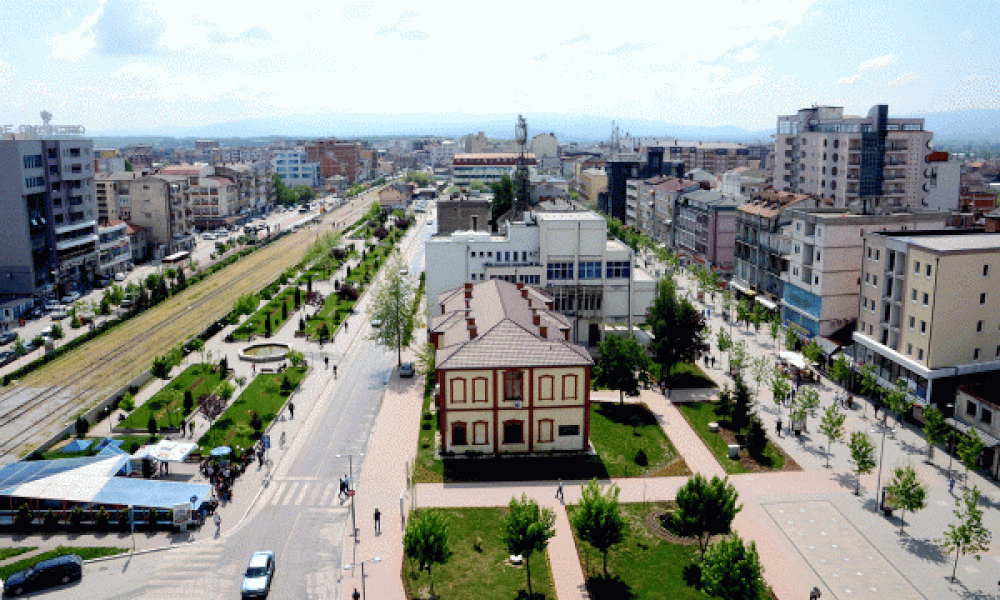 P&euml;rleshje me thika gjat&euml; nat&euml;s, d&euml;rgohet i vdekur n&euml;
