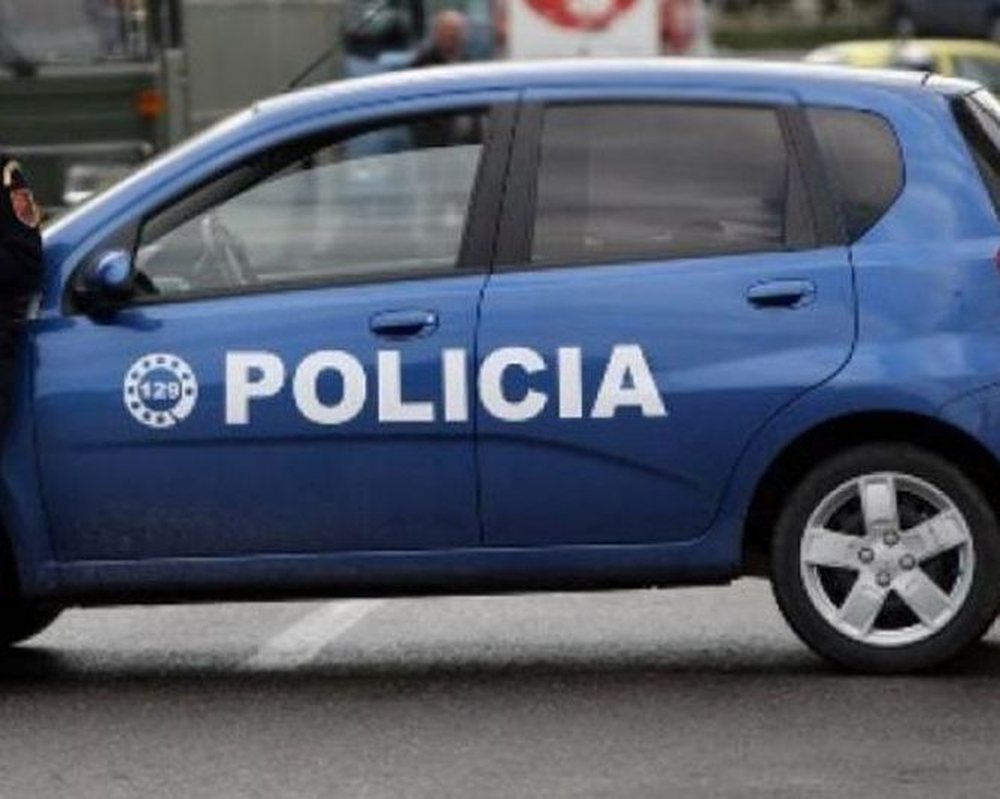 Transportonin 6 emigrant&euml; t&euml; paligjsh&euml;m, arrestohen dy t&euml;