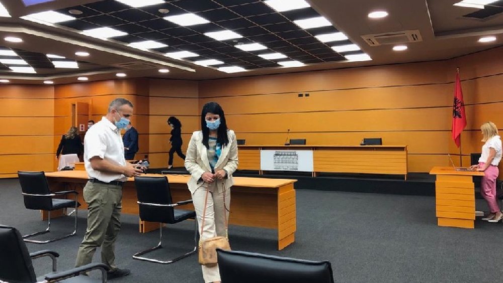 Vettingu/ Komisioneri Publik k&euml;rkon shkarkimin e prokurores s&euml;