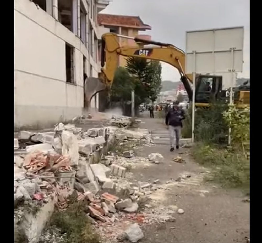 IKMT prish 17 objekte n&euml; lotin II t&euml; Unaz&euml;s s&euml; Madhe