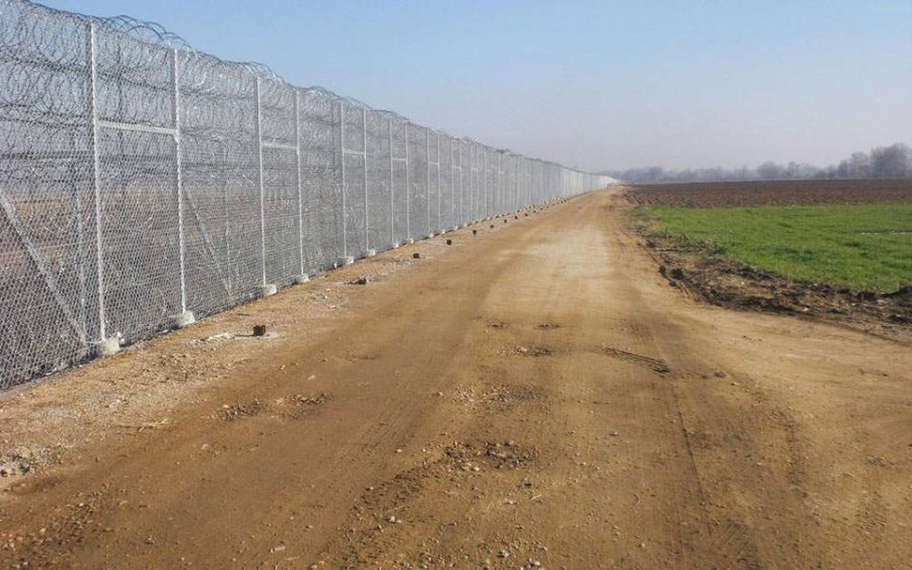 Greqia nis nd&euml;rtimin e gardhit kufitar prej 27 km