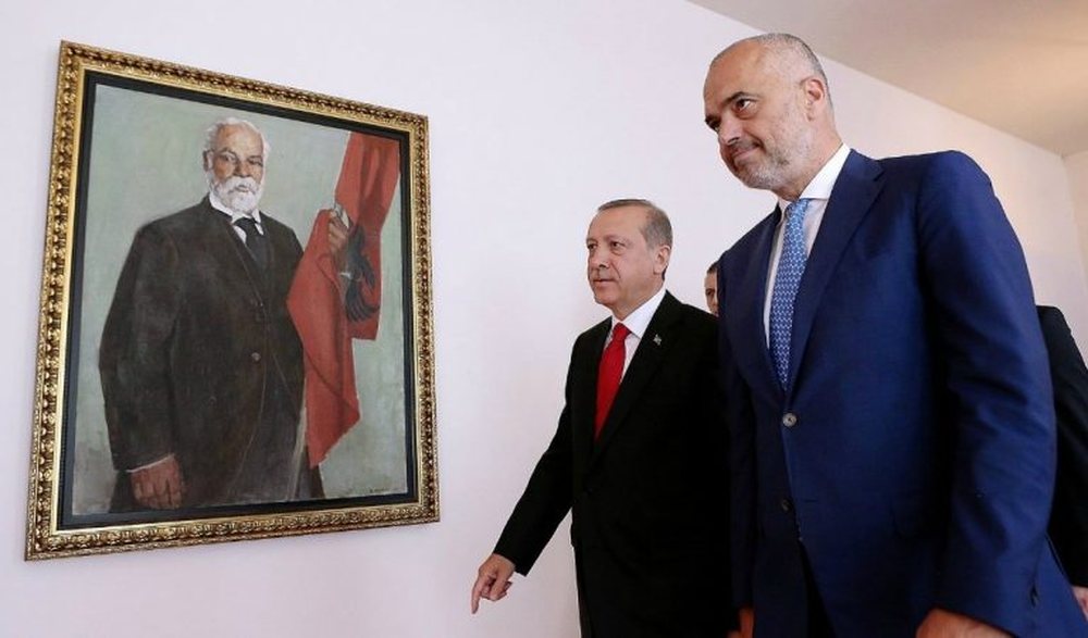 T&euml;rmeti i fuqish&euml;m q&euml; goditi Turqin&euml; dhe Greqin&euml;, Rama: