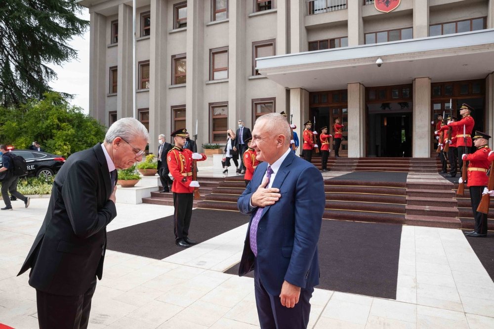 Meta n&euml; takim me homologun nga Bosnja: Largimi i t&euml; rinjve
