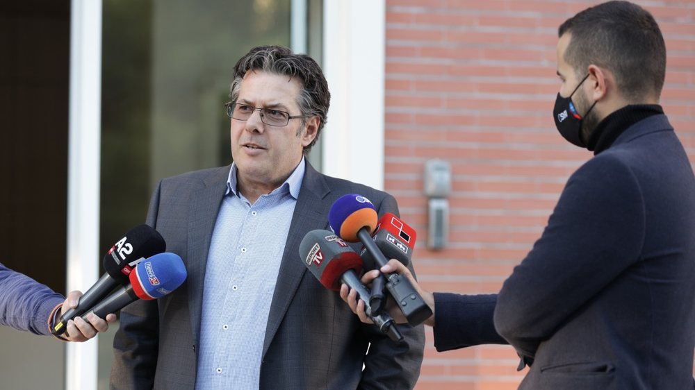 Paloka p&euml;r Veliajn: Vemjes i shp&euml;ton goja, zbulon planin e shefit