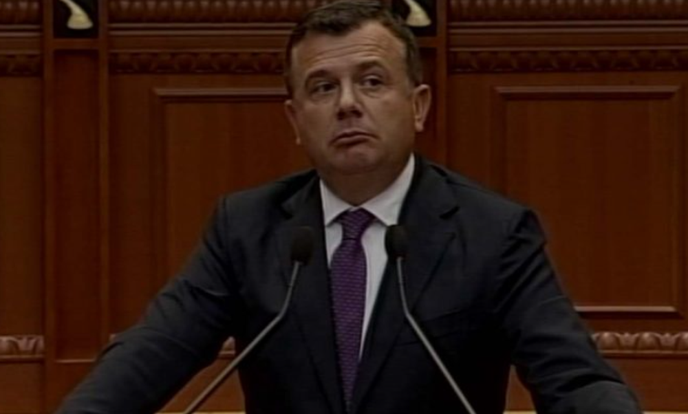 Balla-Met&euml;s: Mazhoranca do t'i laj&euml; hesapet me presidentin