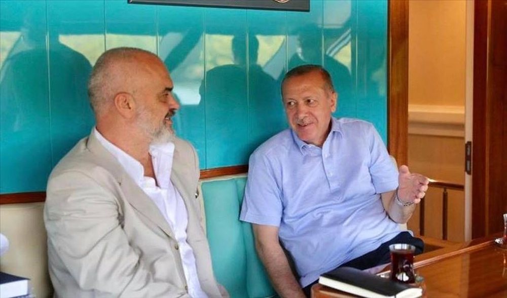 Turqia i k&euml;rkon Shqip&euml;ris&euml; t&euml; mb&euml;shtes&euml;