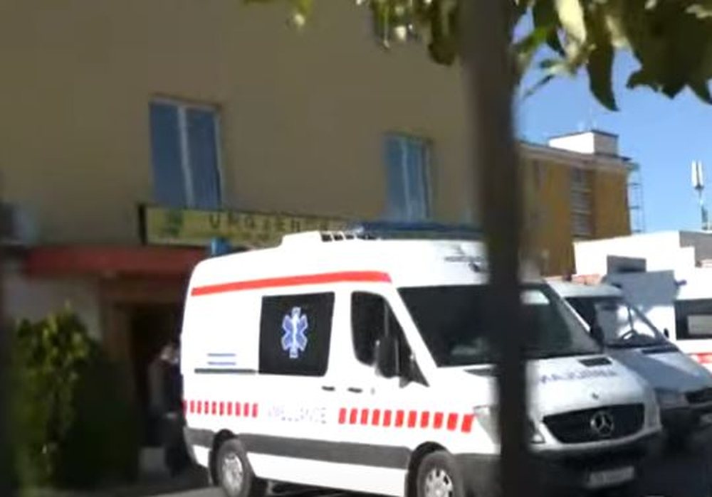 P&euml;rplasja mes mjek&euml;ve p&euml;r t&euml; s&euml;mur&euml;t tek