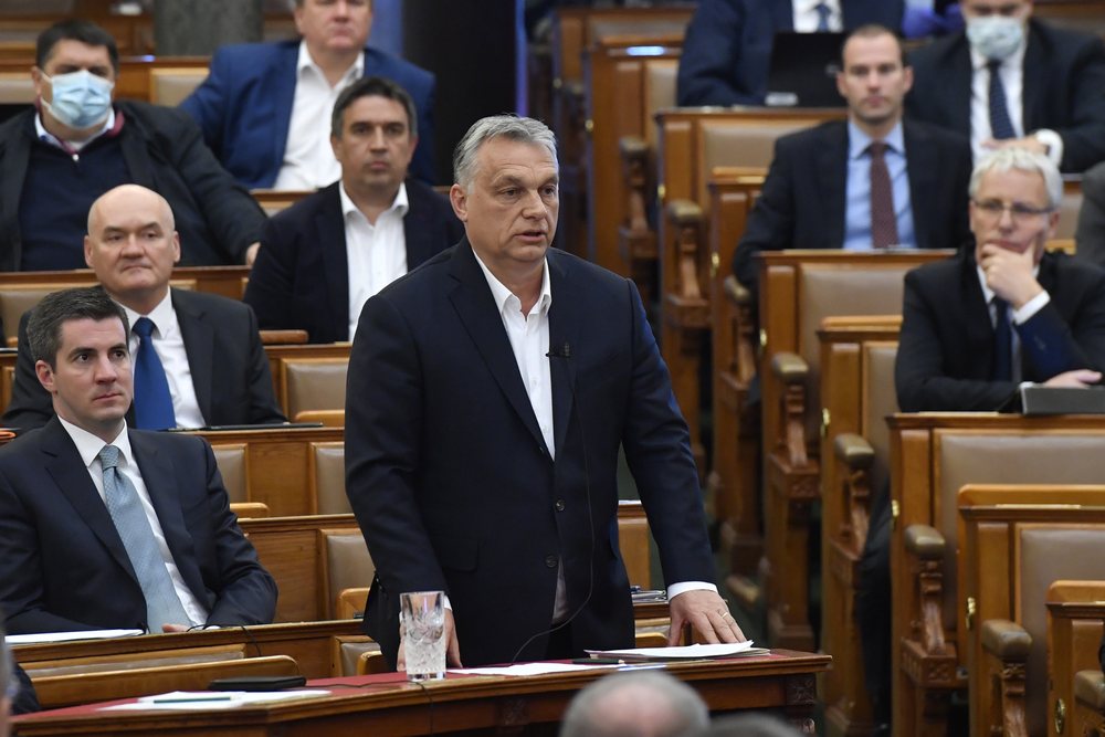 Hungaria heq pothuajse t&euml; gjitha masat kufizuese ndaj Covid-19