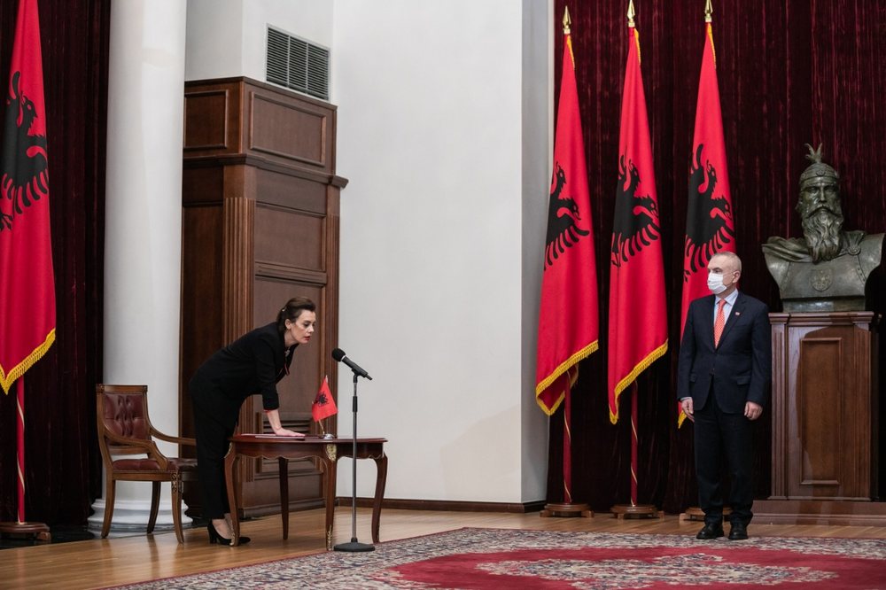 Sonila Bejtja betohet n&euml; Presidenc&euml;, Gjykata Kushtetuese zyrtarisht me