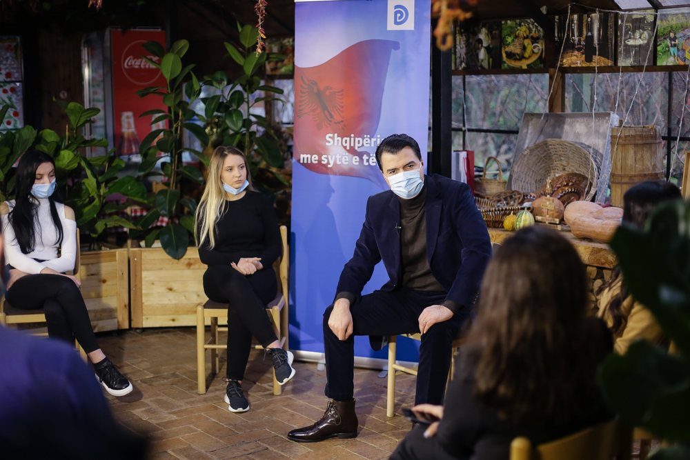 Basha n&euml; takim me student&euml; e Bujq&euml;sorit: Pun&euml;simin do ta