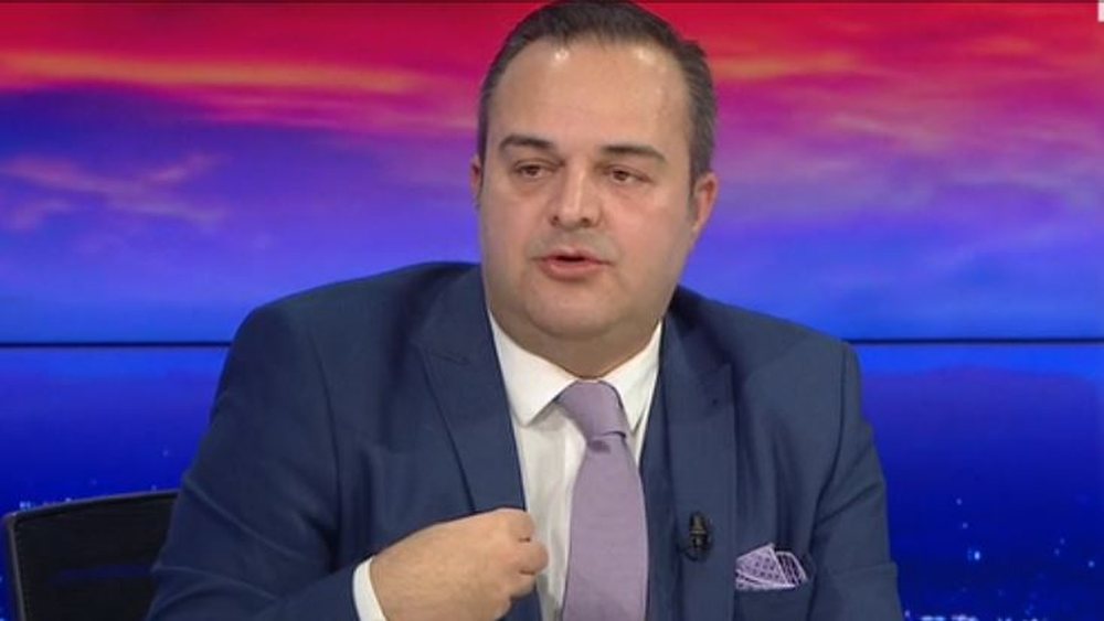 Mjeku Edvin Prifti: &Ccedil;&euml;shtja &euml;sht&euml; se cila vaksin&euml; do
