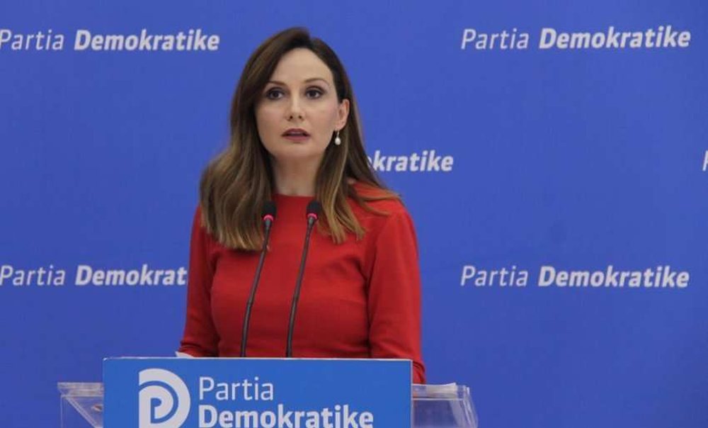 Jorida Tabaku bazuar n&euml; raportin e FMN: Borxhi jasht&euml; kontrolli, duhen