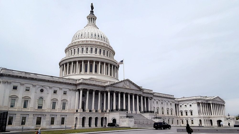 Senati do t&euml; pranoj&euml; zyrtarisht padin&euml; kund&euml;r Trumpit