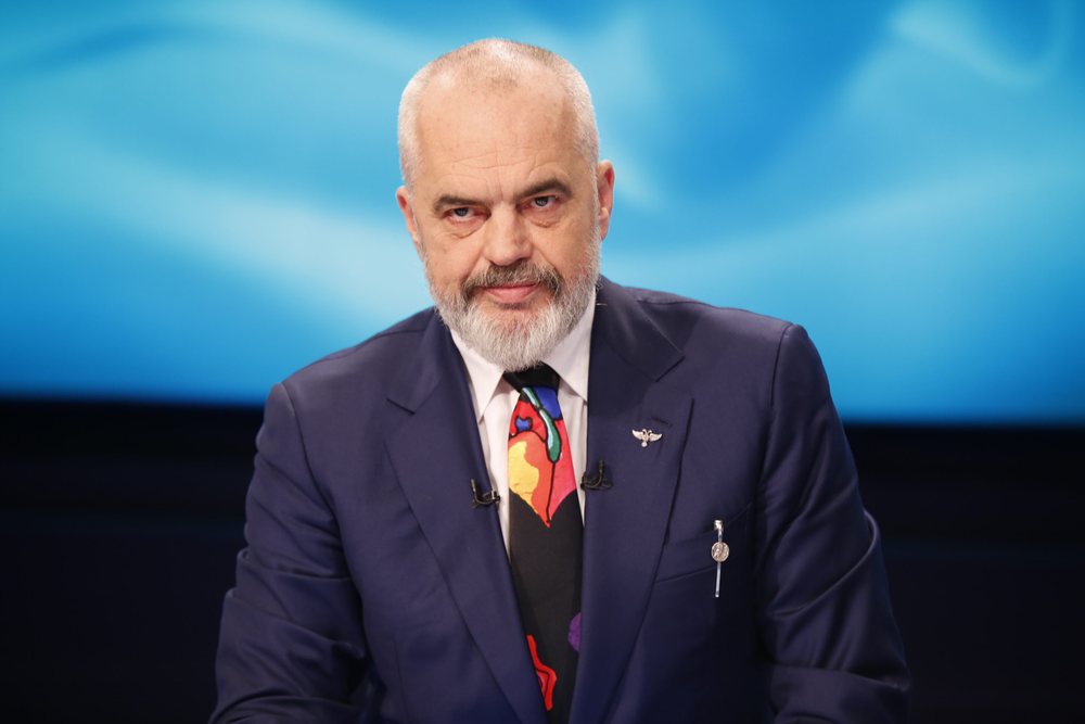 Rama i shmanget pyetjes: Vaksinat i soll&euml;m me kuaj, i fut&euml;m n&euml;