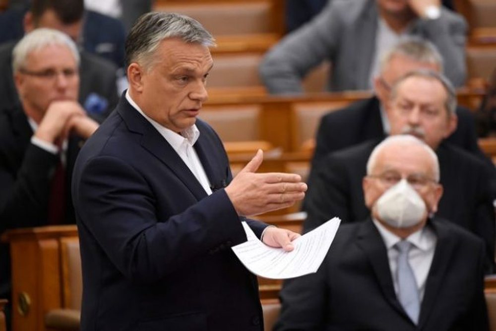 COVID-19, Hungaria zgjat gjendjen e jasht&euml;zakonshme me 90 dit&euml;