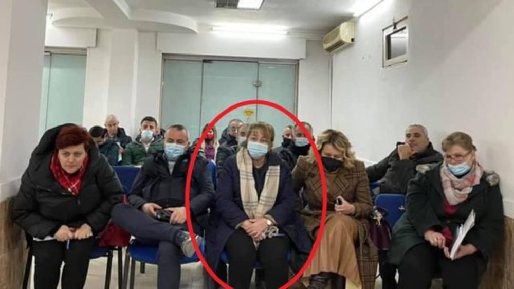 Mira Rakacolli n&euml; grumbullimin e partis&euml;/ Silva Bino: T&euml;