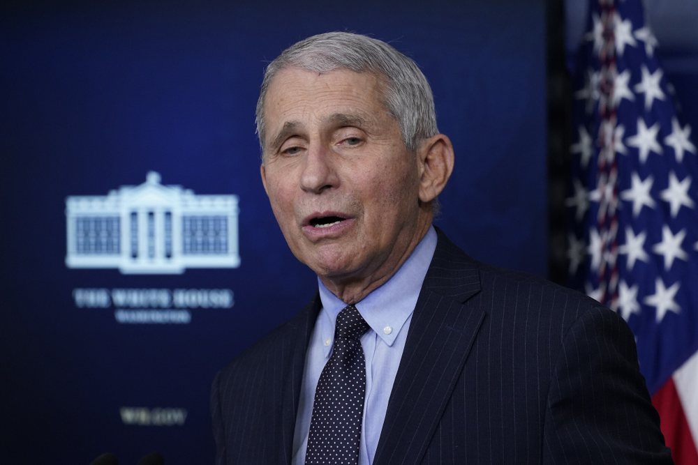 Fauci: Virusi do t&euml; shnd&euml;rrohet, pritet nj&euml; num&euml;r i